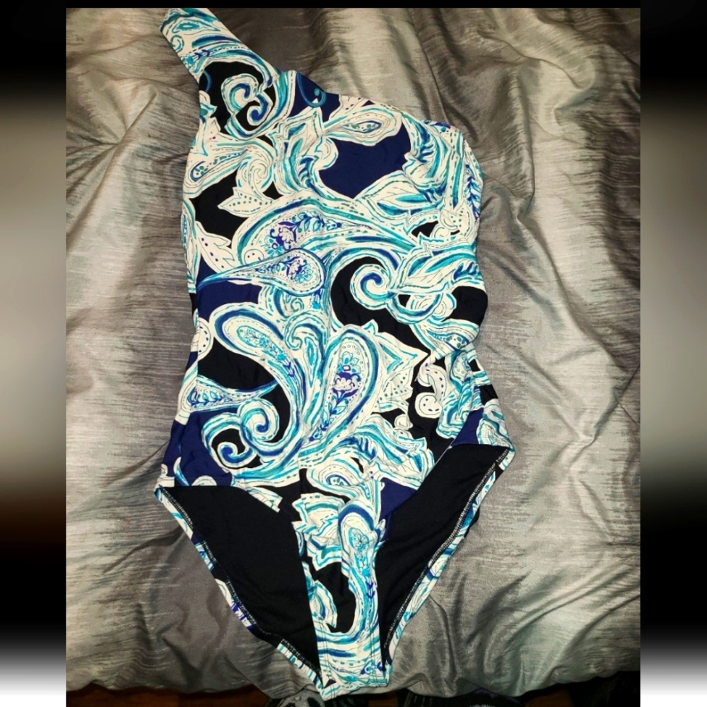 Womens one piece bathing suit